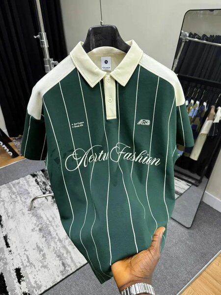 Polo vert homme avec rayures blanches