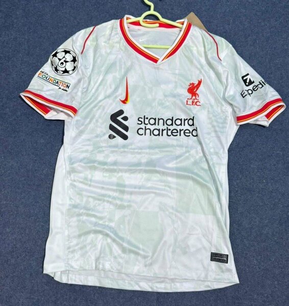 Maillot de football blanc Liverpool