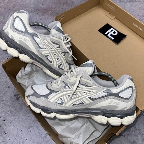 Chaussures de course Asics élégantes