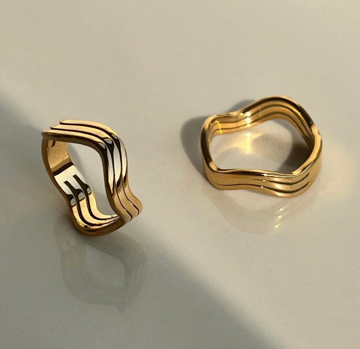 Bagues dorées modernes