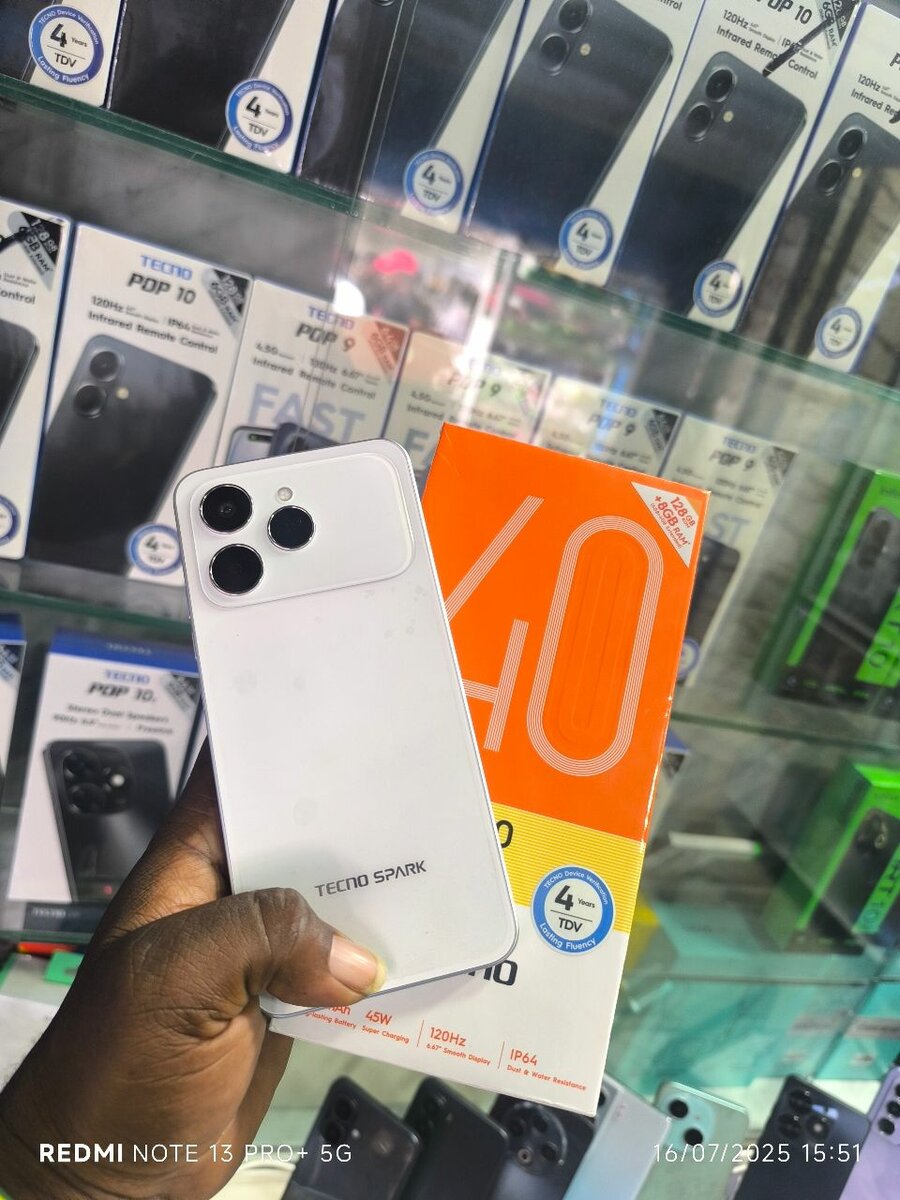 TECNO Spark 40 128GB/4+4GB RAM