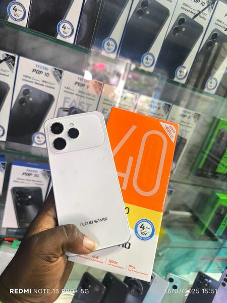 TECNO Spark 40 128GB/4+4GB RAM