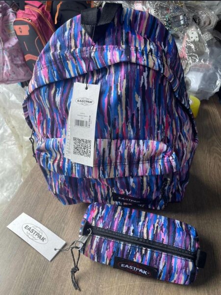 Sac à dos et trousse colorés