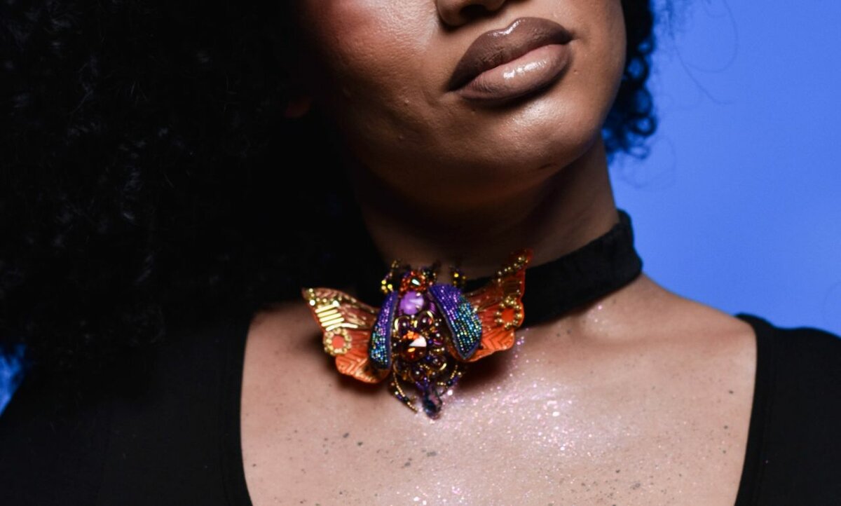 Брошь в виде жука.