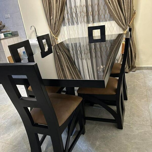 Table à manger moderne en verre