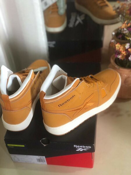 REEBOK