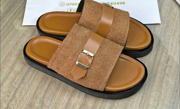 Claquettes élégantes hommes