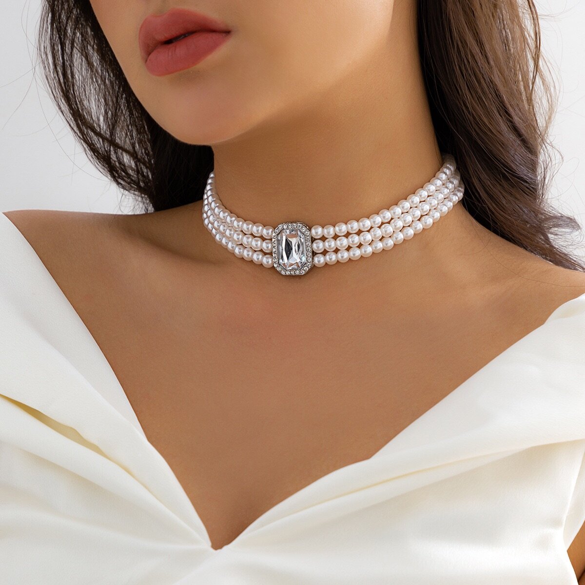Pearl choker