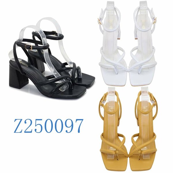 Talons élégant à bas carré