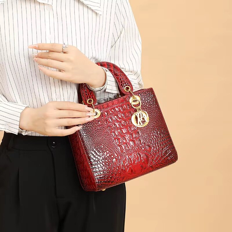 Sac à main rouge élégant
