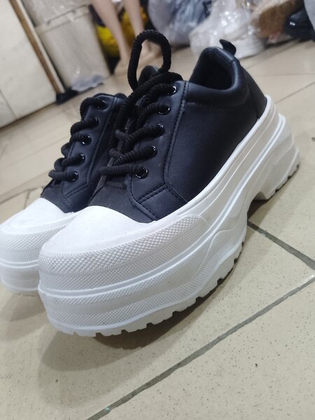 Baskets plateformes noires