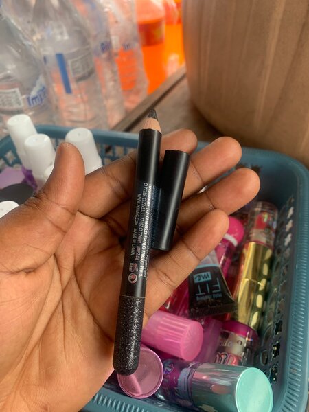 Crayon pailleté noir