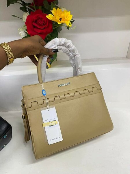 Sac à main moderne en cuir