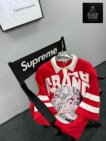 T-shirts graphiques Saint