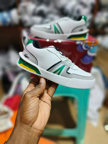 Sneakers multicolores modernes