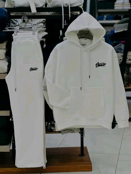 Ensemble de survêtement blanc