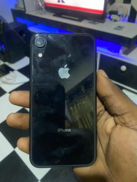 iPhone XR 64 gig no fault