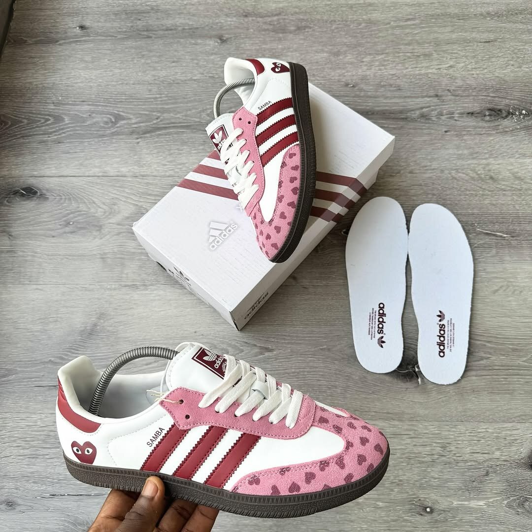 Baskets Adidas à motifs cœur