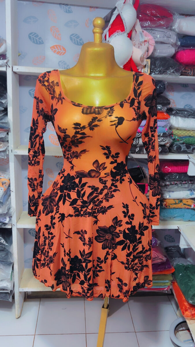 Robe élégante florale