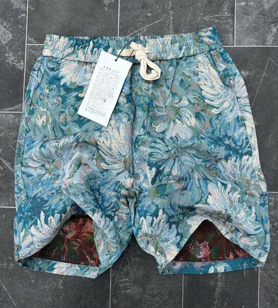 Shorts fleuris en tissu