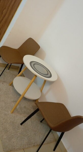 Set table et chaises moderne