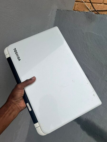 Ordinateur portable Toshiba 15.6"
