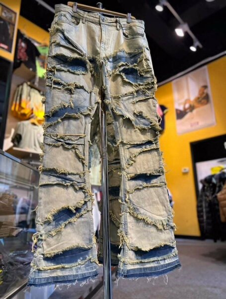 Jeans déchirés tendance unisexe