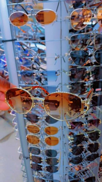 Lunettes de soleil rondes dorées