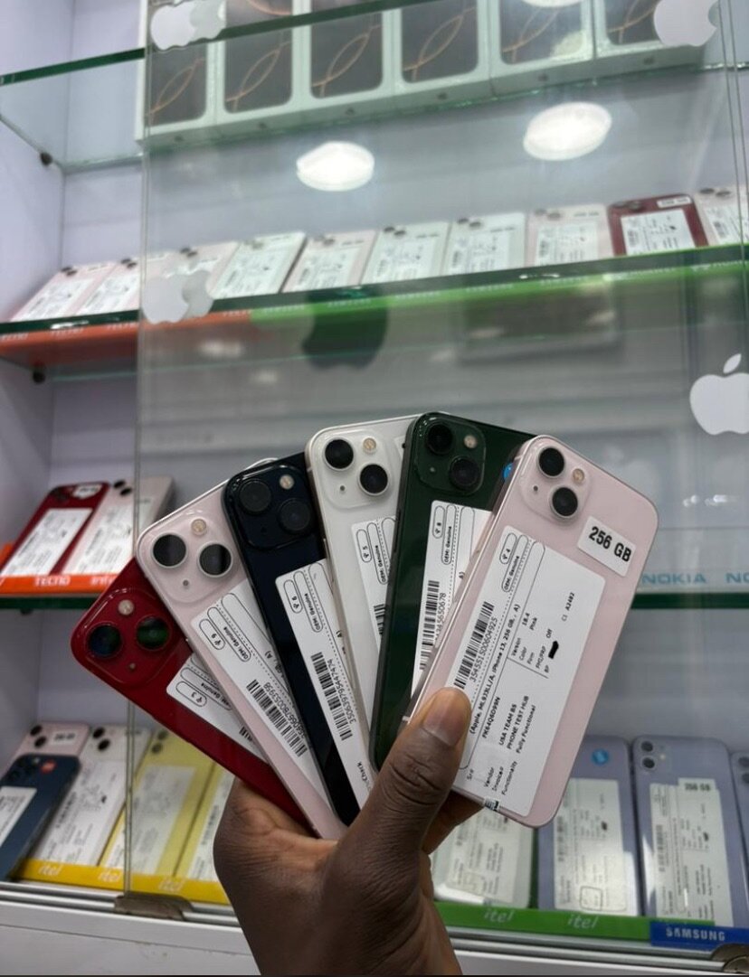 iPhone 13 - Couleurs Variées