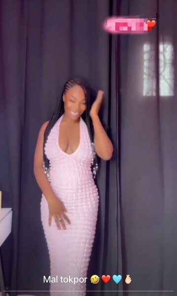 Robe élégante perlée