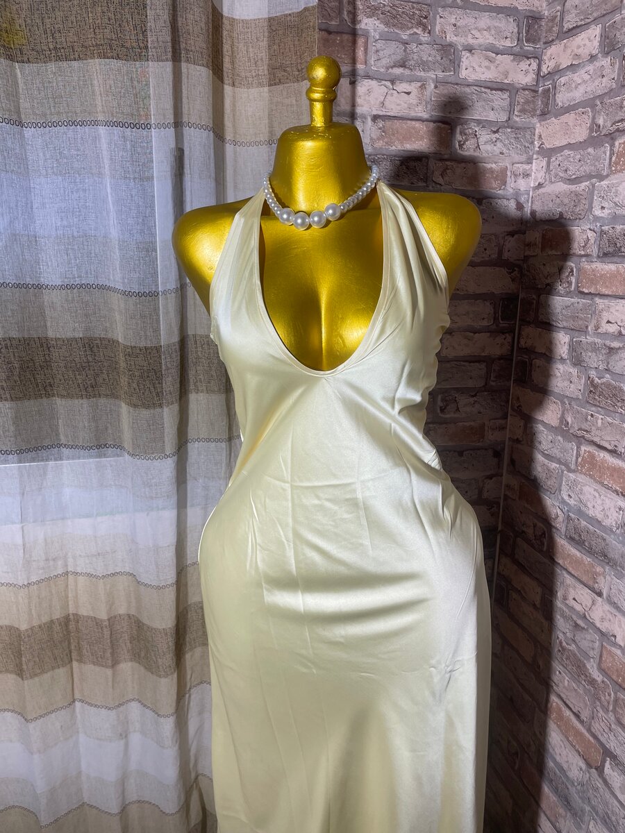 Robe dos nu élégante satin