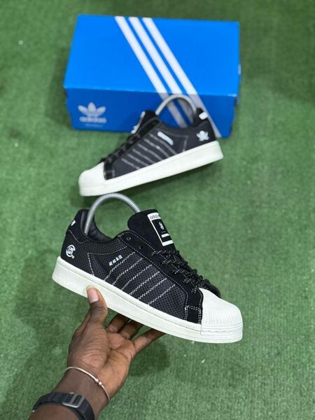 Chaussures Sneakers Noires Adidas