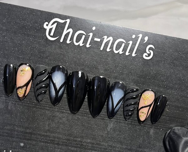 Ongles artificiels noir brillant