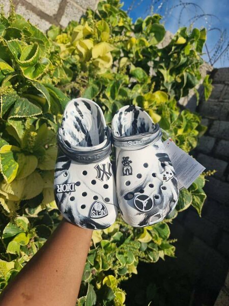 Marble Classic Crocs