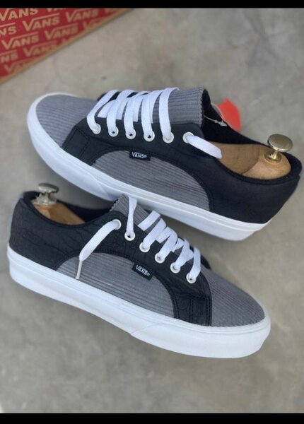 Baskets basses Vans style décontracté