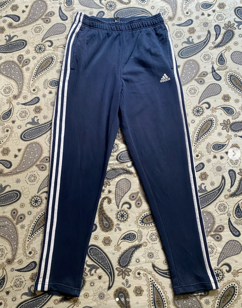 Adidas sweatpants Size: large