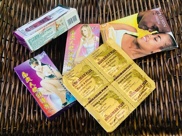 Préservatifs + lubrifiant + vi