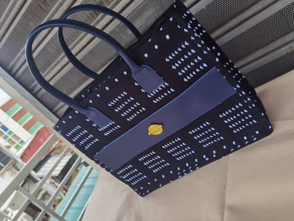 Sac à main en toile élégante