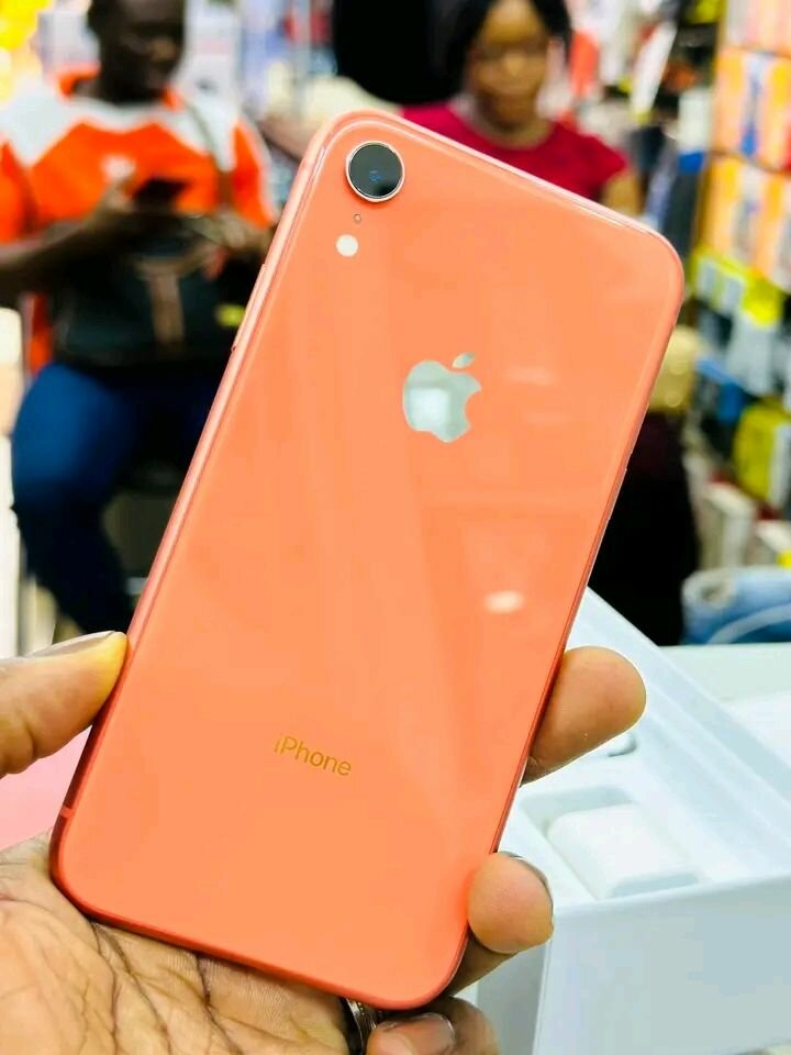 iPhone XR Coral - 64 Go