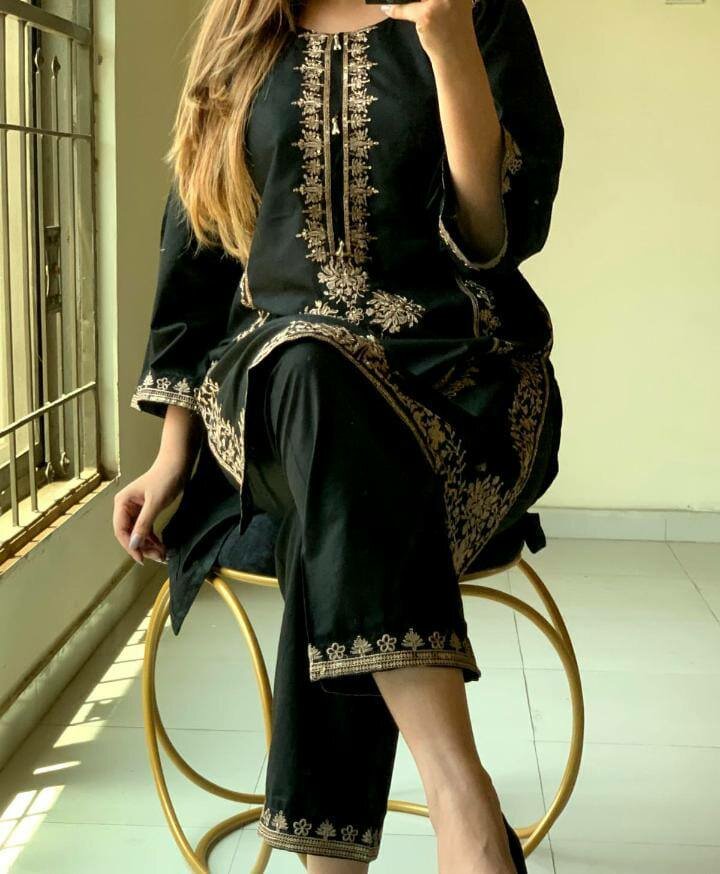 Ladies embroided 2pc suit in lilen fabric