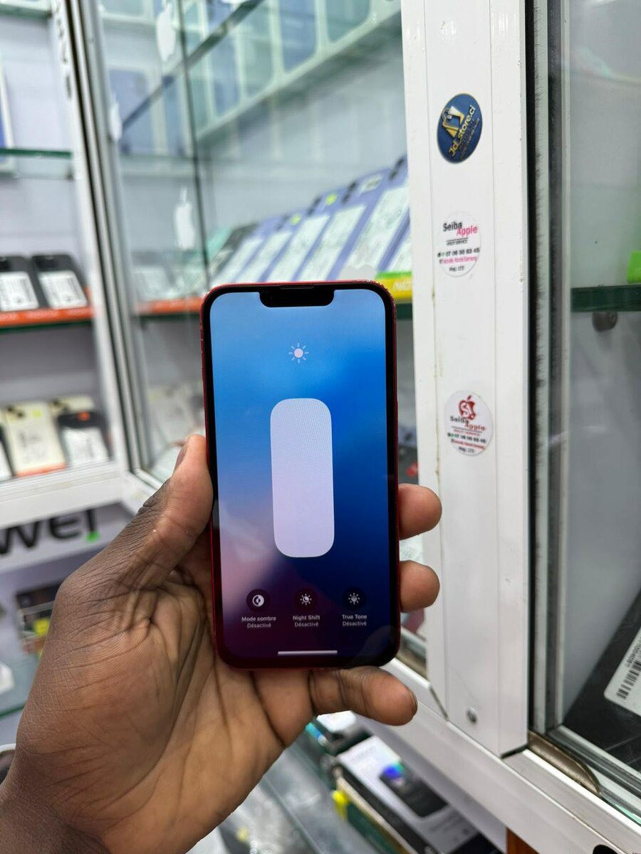 13 simple 128 Go couleur rouge