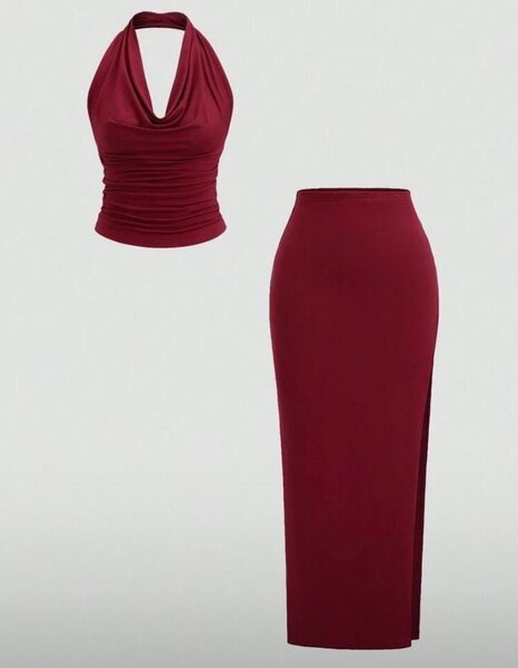 Ensemble jupe et haut rouge