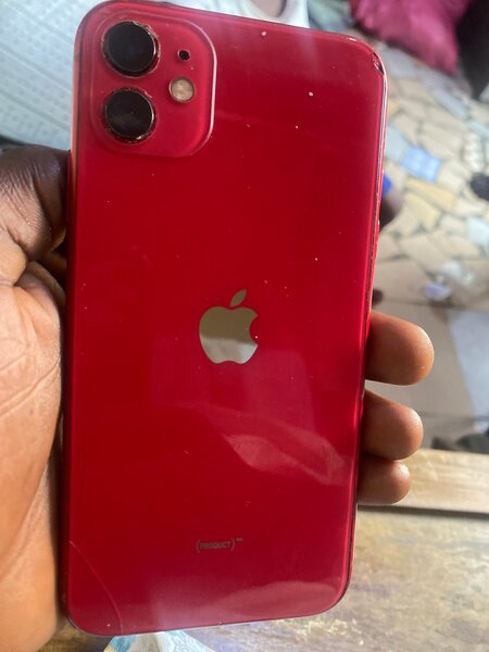iPhone rouge, excellent état
