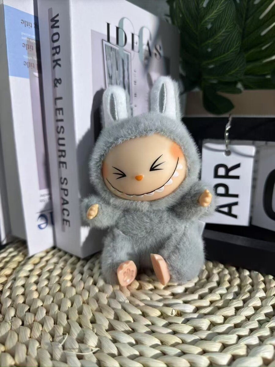 Pendentif poupée lapin
