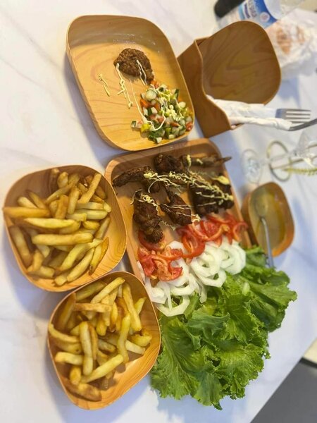 Ensemble d'assiettes en bois écologiques