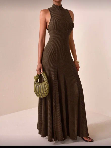 Robe longue dos nu élégante