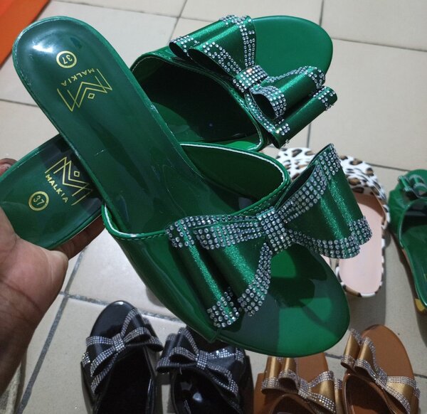 Sandales élégantes à nœud