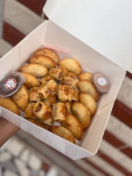 BOX  PASTEL V FROM / SAUCISSE