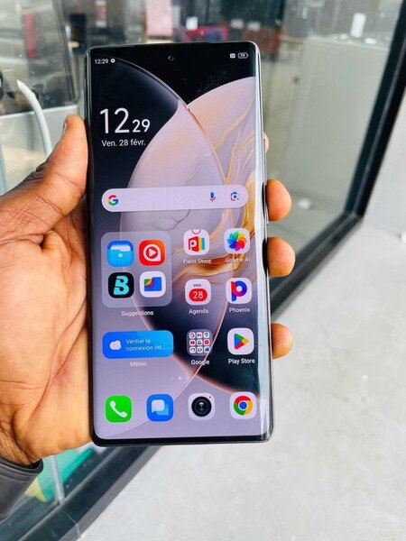 Smartphone Android Moderne 6.8"