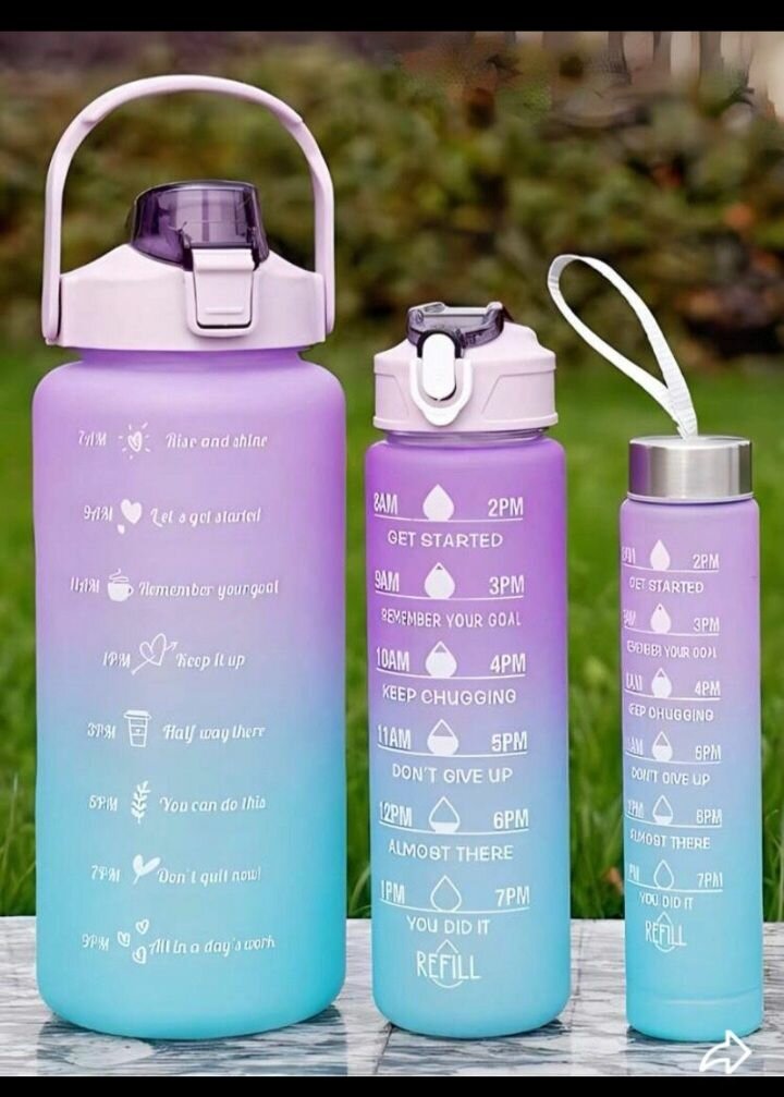 Bouteille d'eau graduée colorée